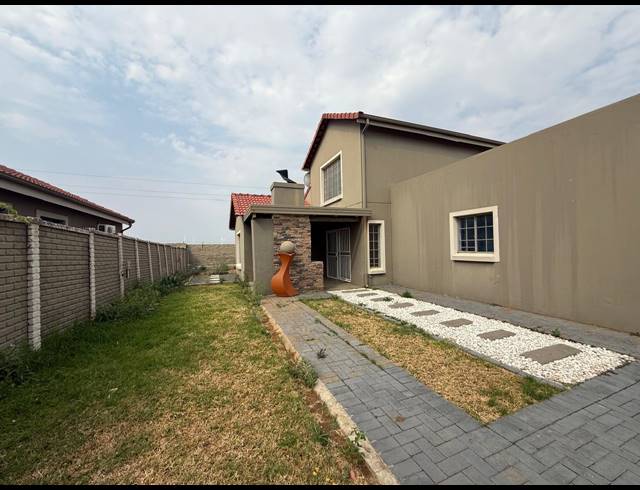 3 BEDROOM HOUSE FOR SALE IN WATERKLOOF